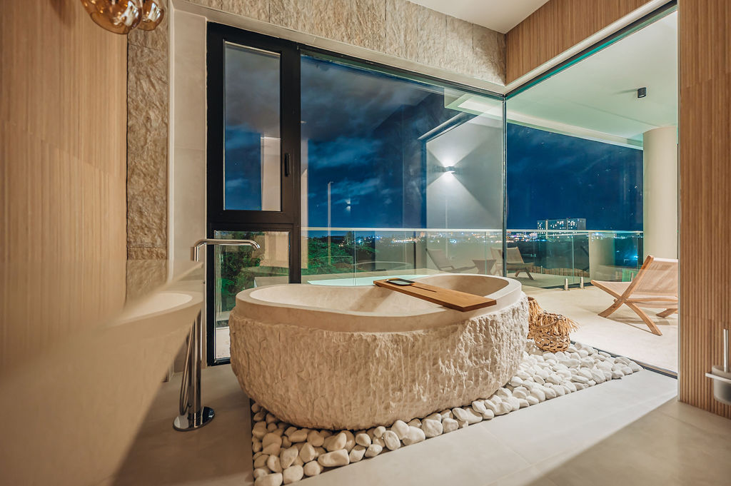 Alma · Bathrooms & spa