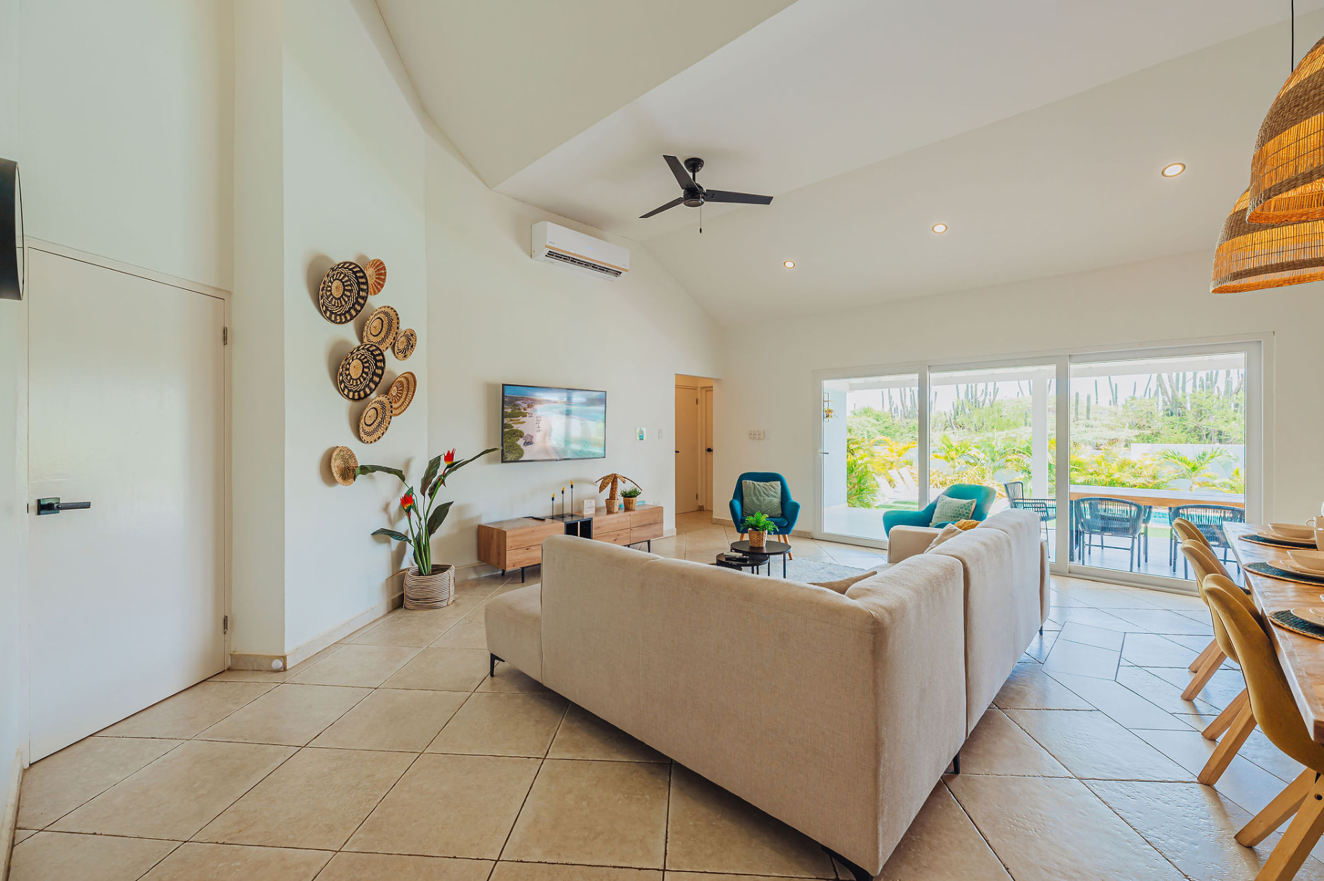 Cadushi · Living & dining