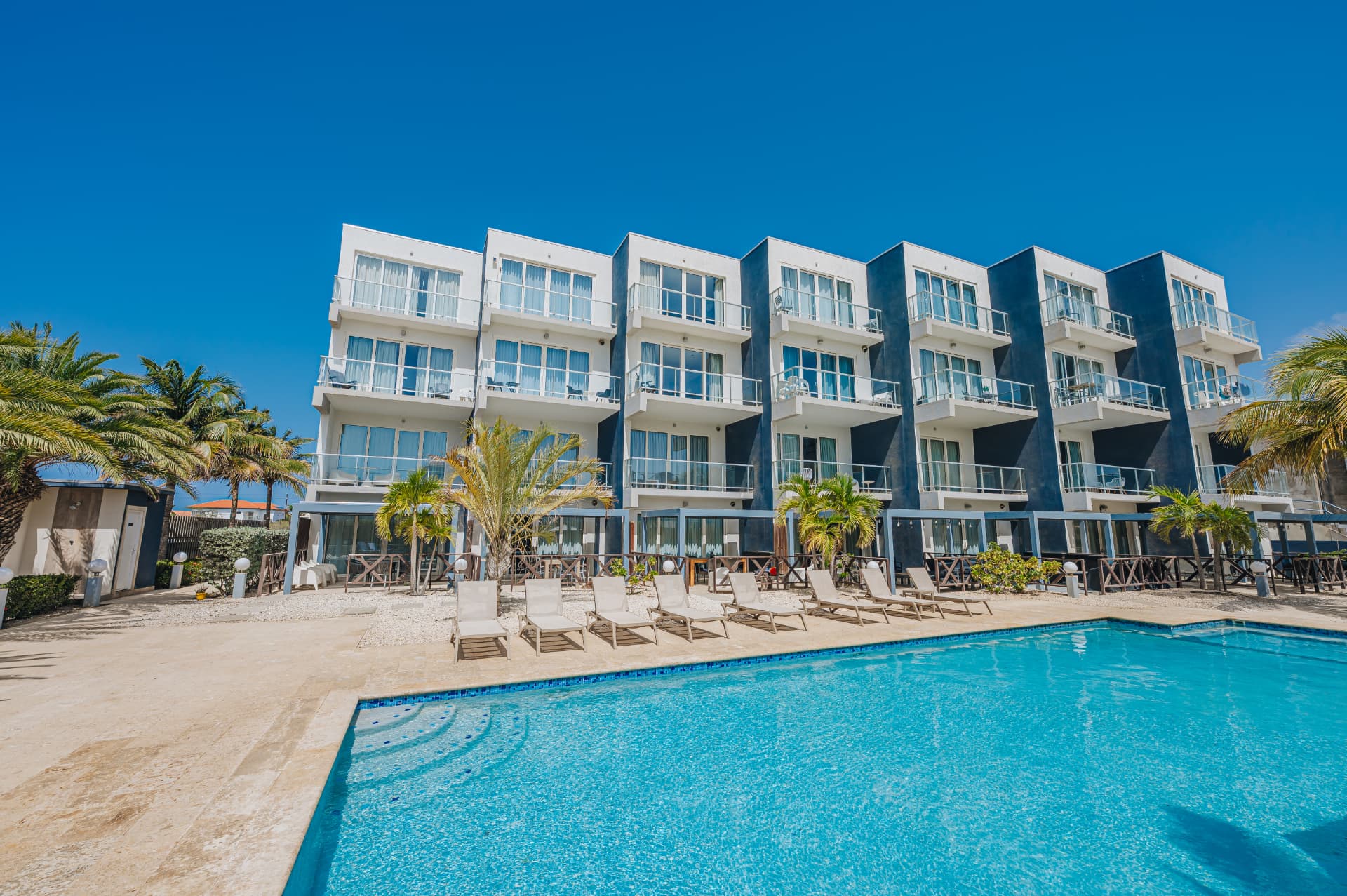 Reina del Mar · Pool area