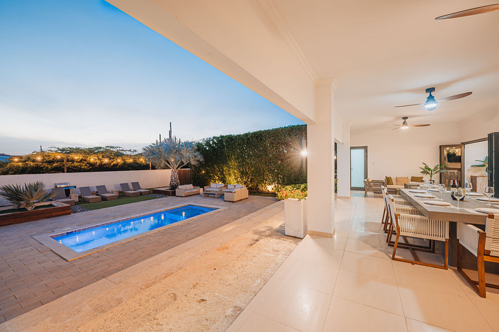 Sophie · Pool & terrace