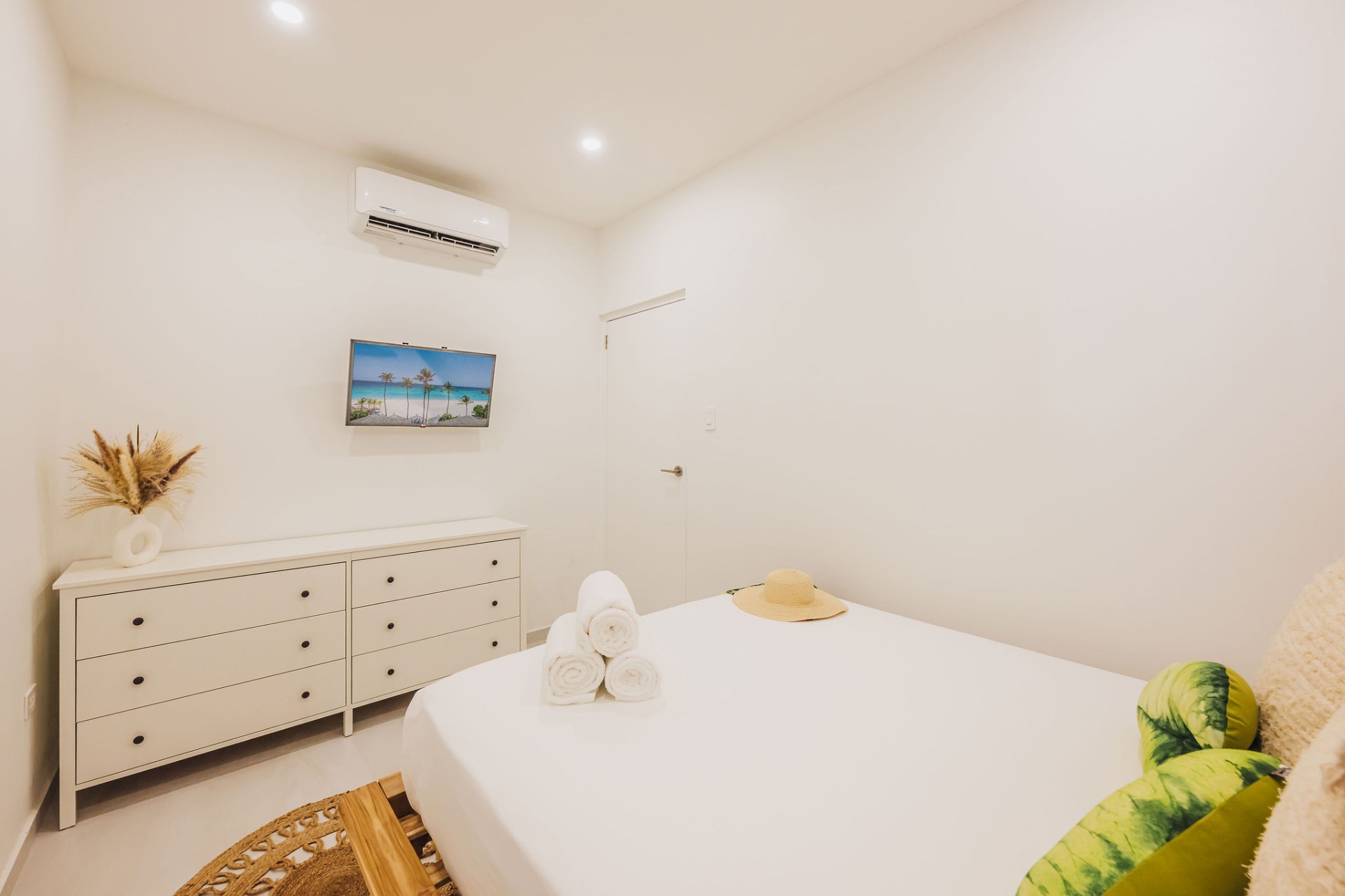Hoya · Bedrooms