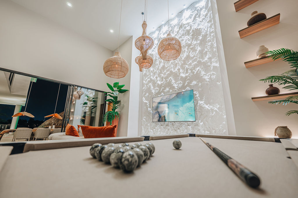 Alma · Lounge & games