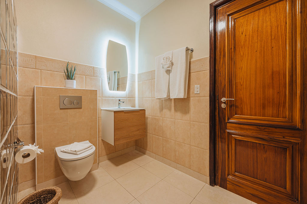 Arbol de Vida · Bathrooms