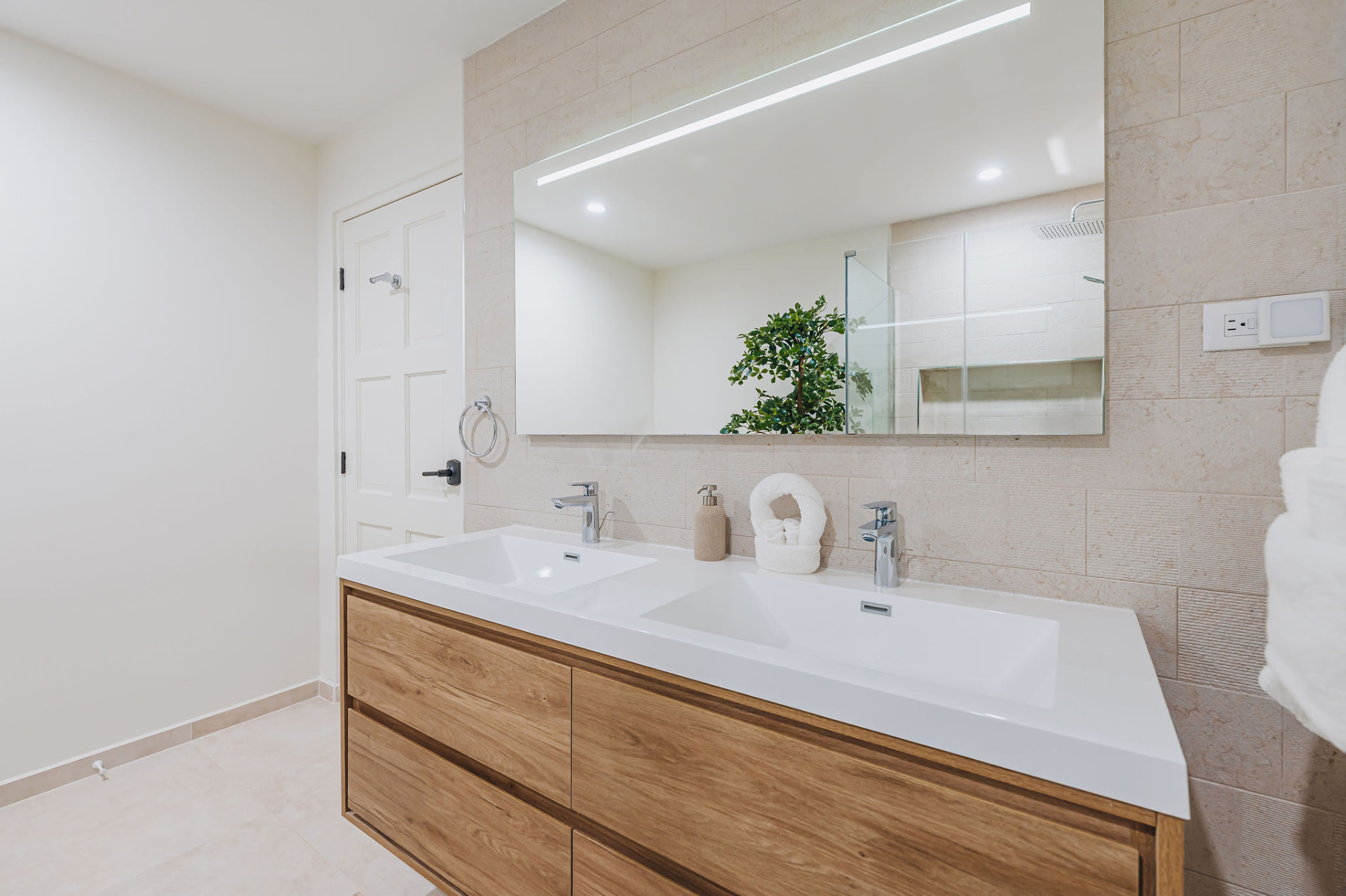 Reina del Sol · Bathrooms